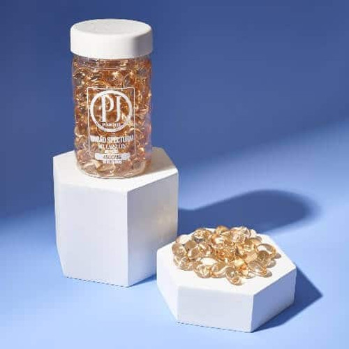 CBD Broad Spectrum Gel Capsules of 180 jar on display